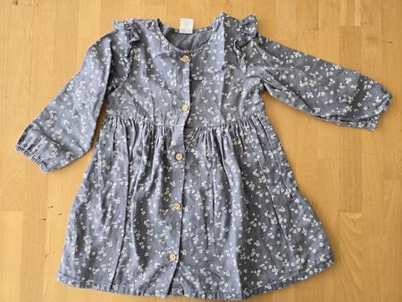 Mädchenkleid mit Blumenmuster Gr.92