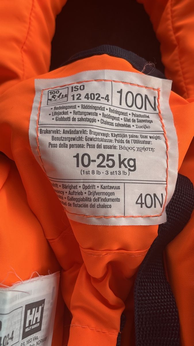 Helly Hansen Gilets de sauvetage: Schwimmweste Helly Hansen - selten gebraucht – D'occasion à Hochdorf par AndreaSven08 2