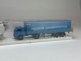 GB- Brekina MAN Koffersattelzug Deutsche Kleiderspedition