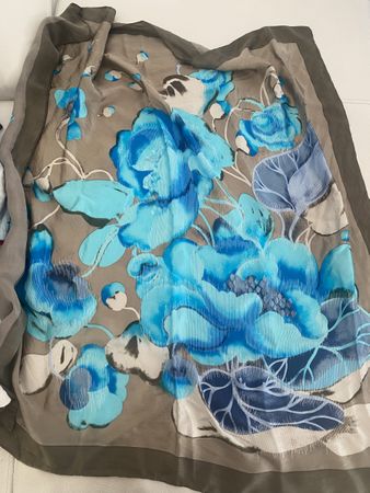 Seiden Foulard 🌸