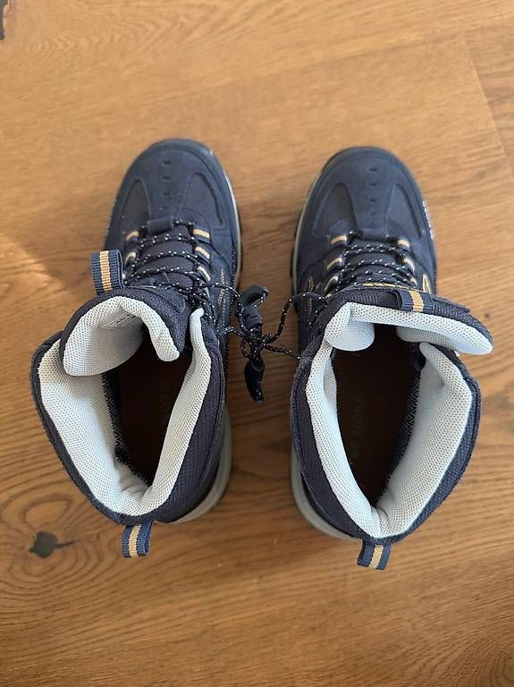 Chaussures hommes: 46 Nord Wanderschuhe NEU Grösse 37 – D'occasion à Horgen par simonell75 1
