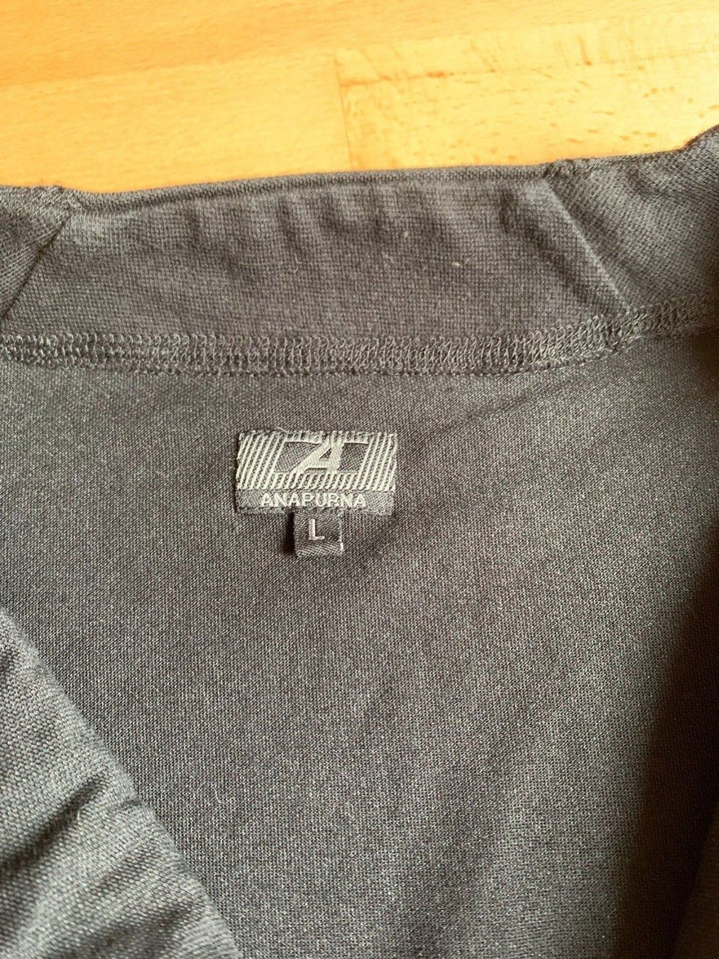 T-shirt: Anapurna tee with zip L – Usato da Neuchâtel venduto da _Easy_to_Find_ 3