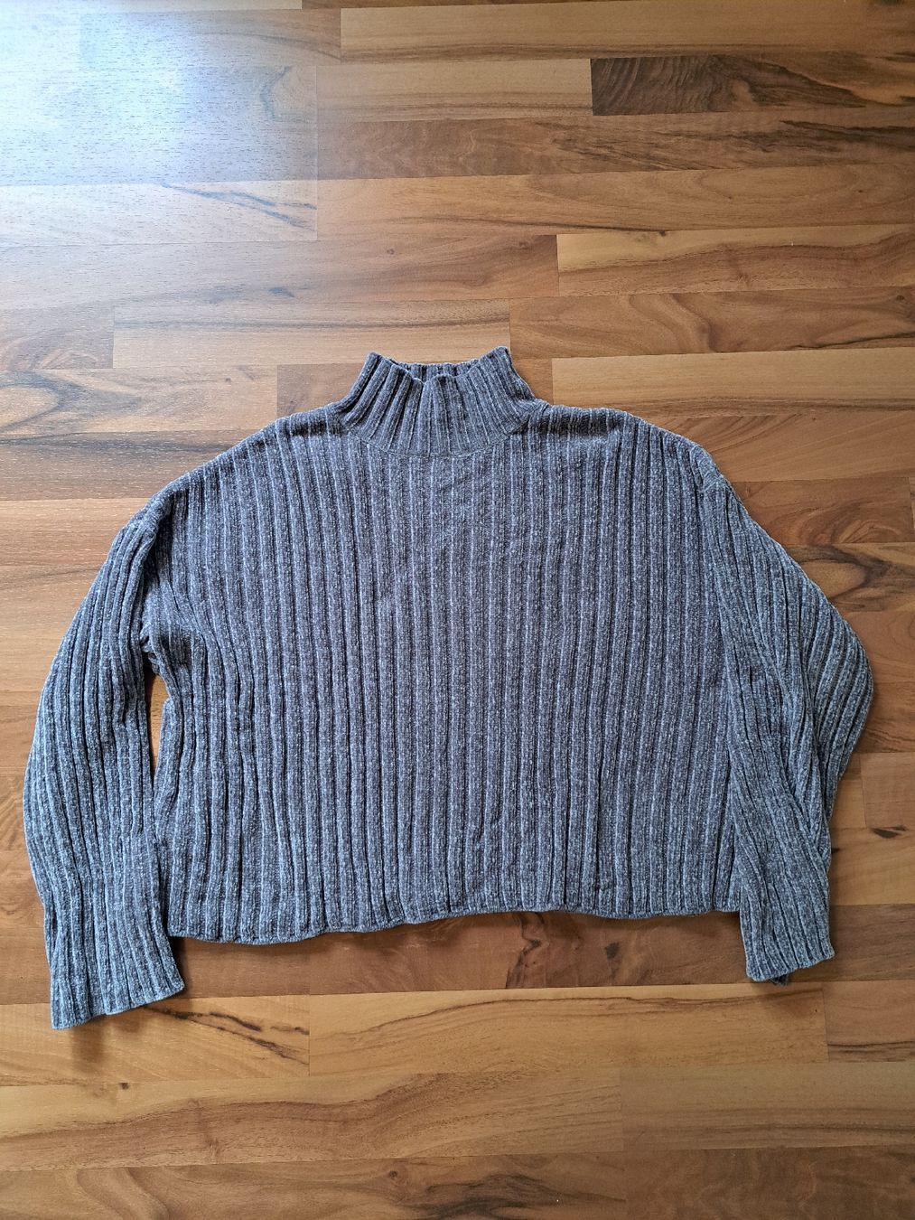 Maglioni & Felpe: Damen Pullover grau Rollkragen Chenille neuwertig – Usato da Waldenburg venduto da Sysilu