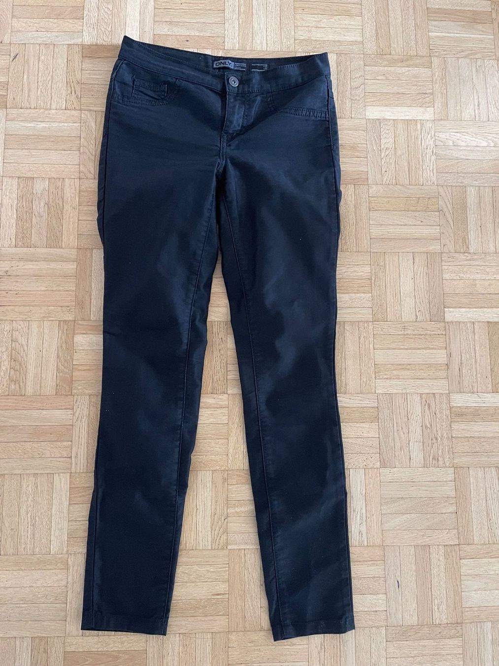 Only Hosen: Only Damen Hose Gr.26/34 – Gebraucht aus Zürich von Kia78