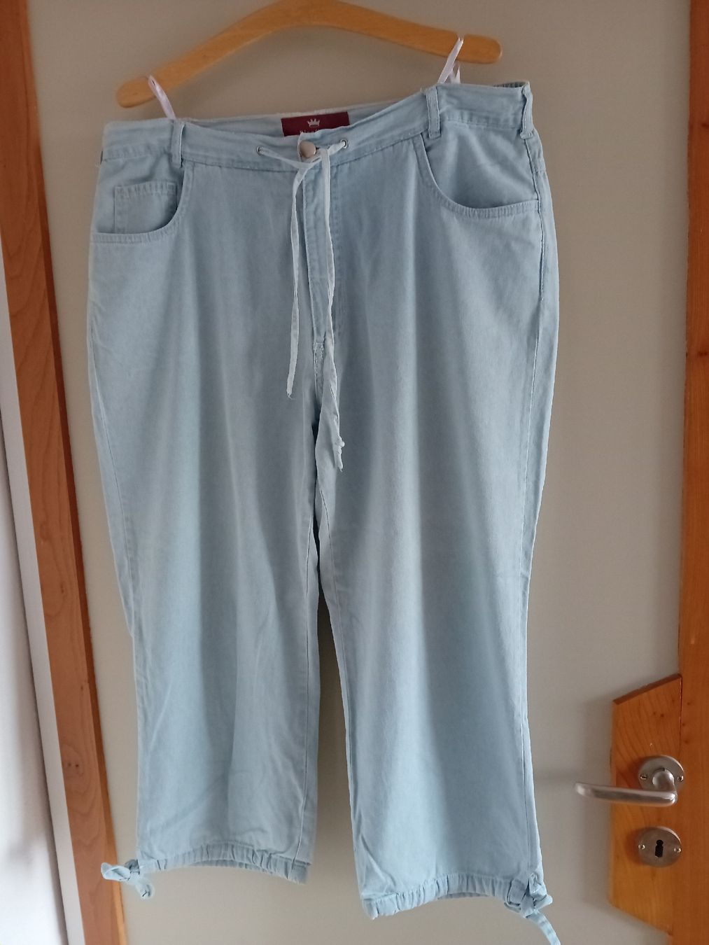 Hosen: 7/8 Jeanshose hellblau, Gr. 44 – Gebraucht aus Witterswil von hele04