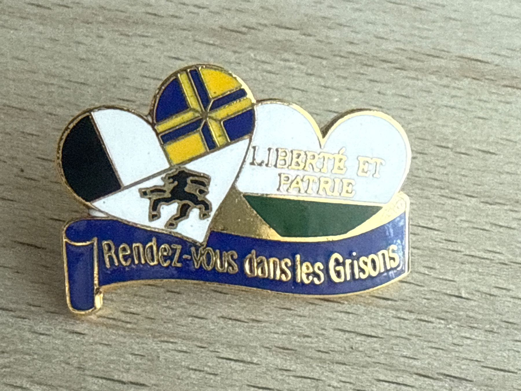 Placchette & Badge: Pin Liberté et Patrie – Usato da Glattbrugg venduto da Schweigmatt