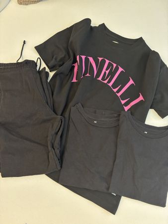 Kleiderpaket Gr. S – Jogginghose, T-Shirt & 2 Basic-Shirts