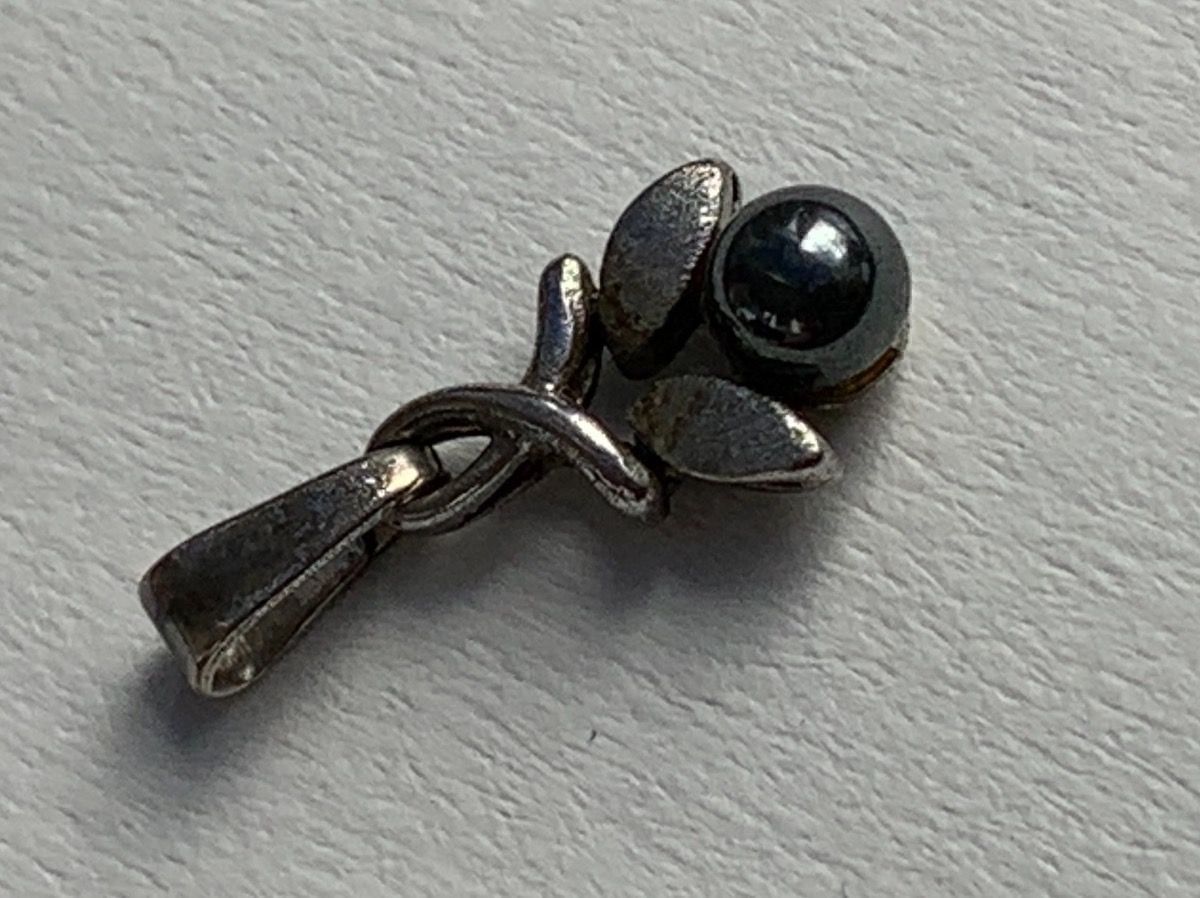 Anhänger: Silberanhänger Hämatit lorbeer mini – Gebraucht aus Dittingen von Bijoubelle 3