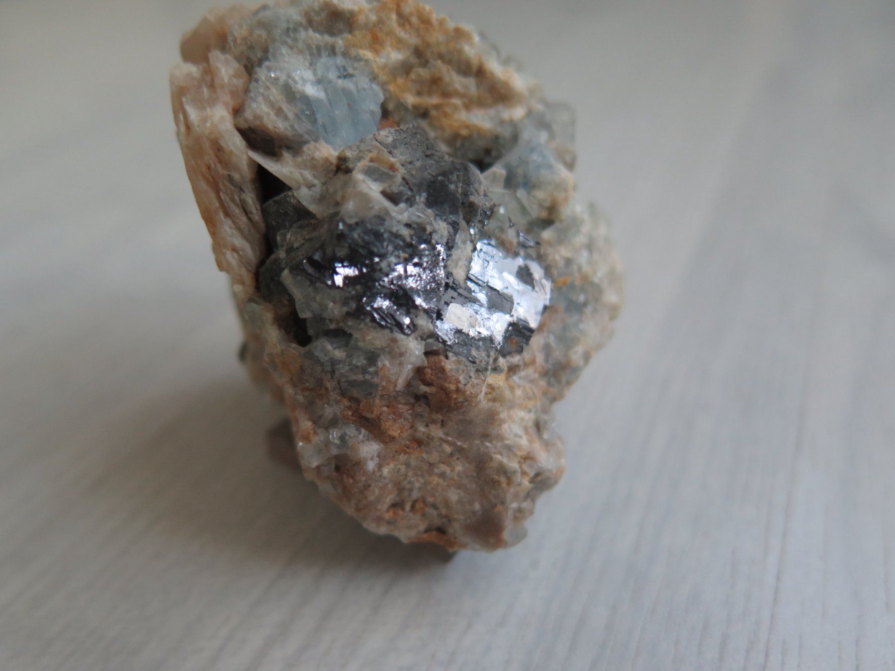 Minerali & Pietre curative: Fluorit auf Quarz von USA – Usato da Schaffhausen venduto da Yamakana51L8736OQ8 2