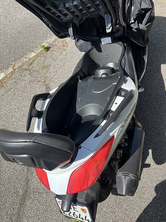 Scooter: Yamaha X-Max 125  – Usato da Le Grand-Saconnex venduto da Sameti08 2