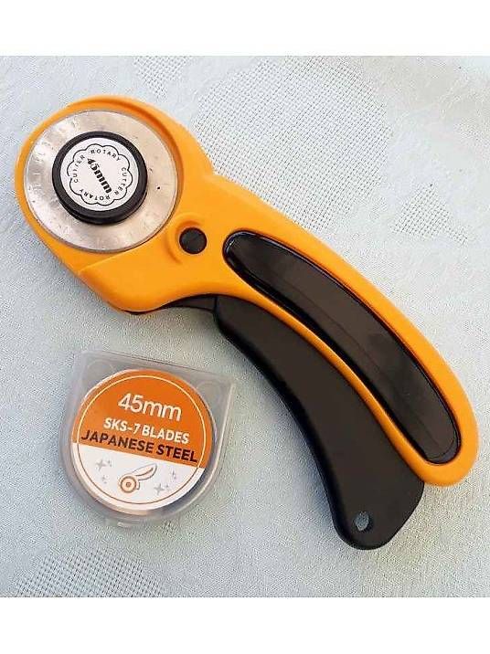 Coltelli da cucina: Rollmesser 45mm mit 5 Stk. Ersatzmesser – Nuovo e nell'imballaggio originale da St. Margrethen SG venduto da Plotterfolien-Shop 2