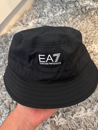 EA7 Emporio Armani Fischerhut neu