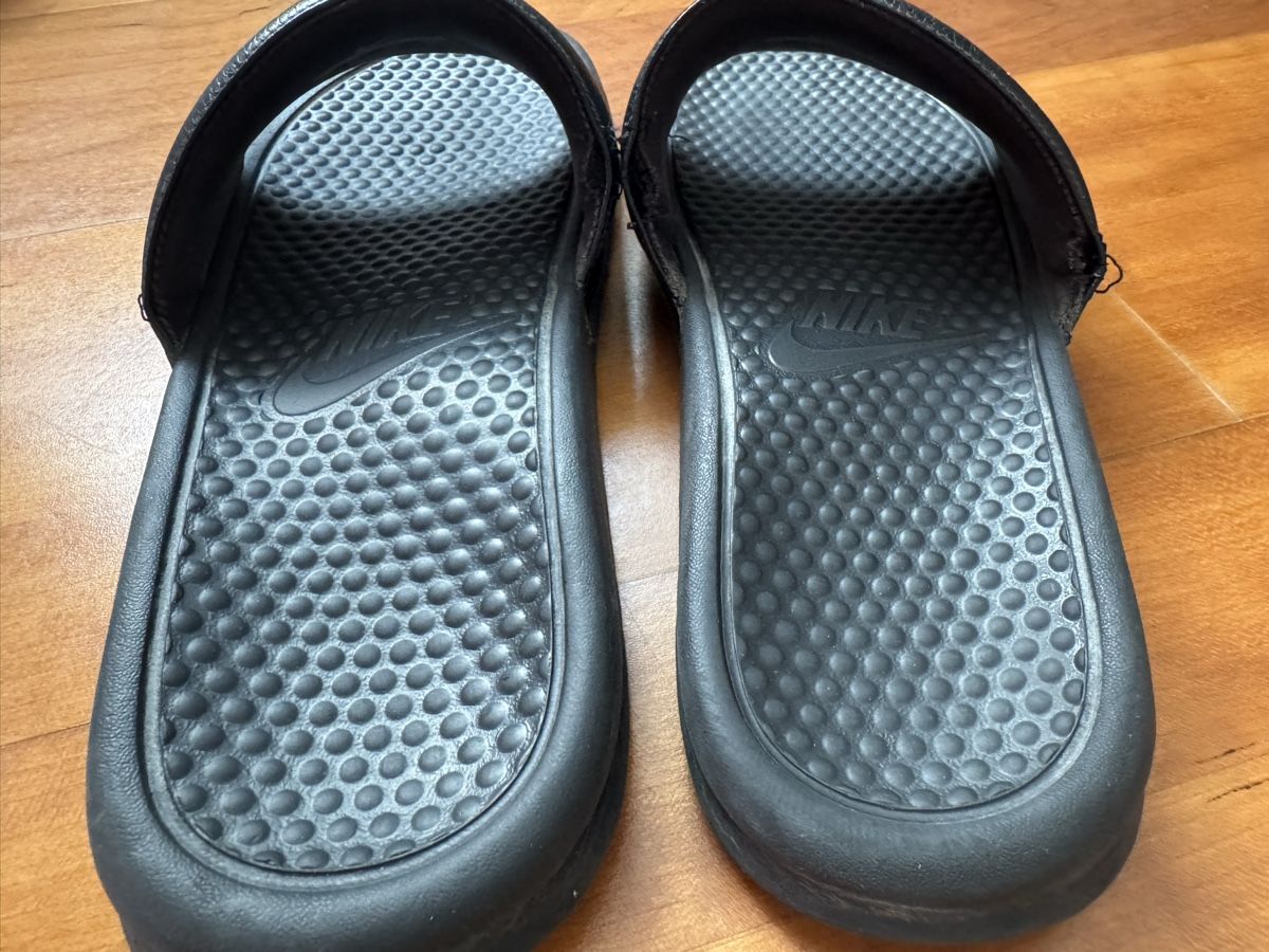Nike Chaussures hommes: Nike Latschen Grösse 45 – D'occasion à Wettswil par alstel24 1