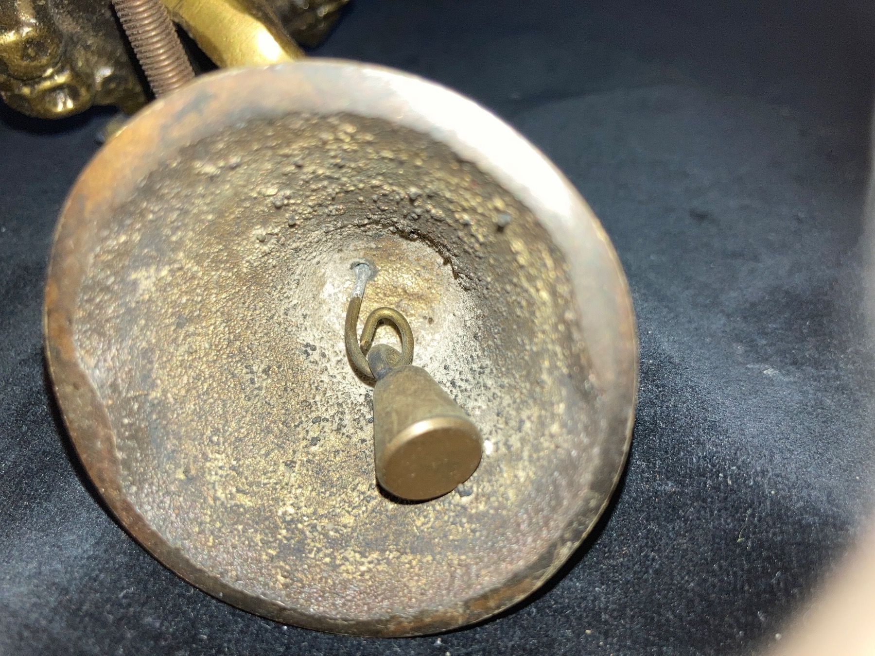 Cloches & sonnailles: Kleine Wand-Glocke aus Messing oder Bronze – D'occasion à Zürich par Chaeffeler 4