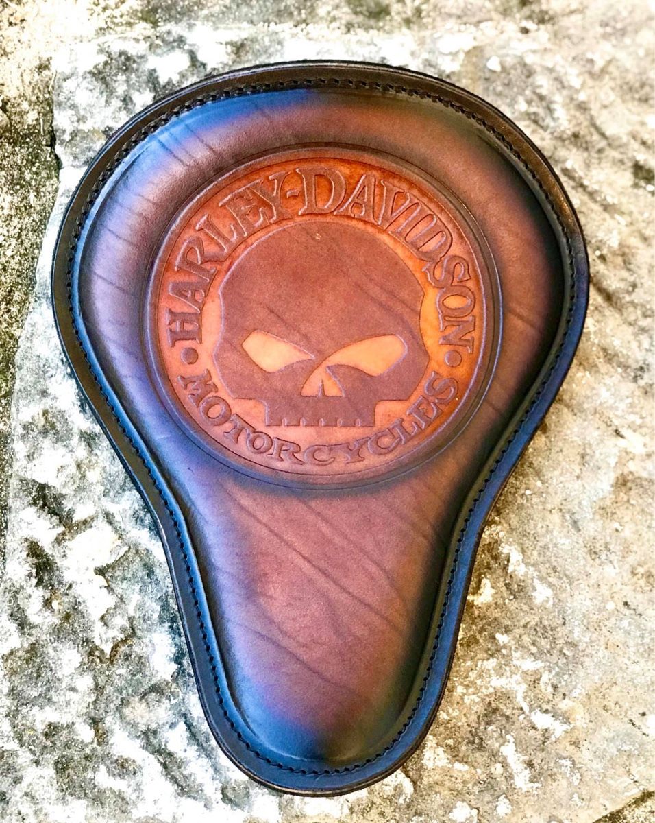 Tutti i ricambio per moto: Leder Solo Sitz Harley Davidson Skull neu – Nuovo e nell'imballaggio originale da Ostermundigen venduto da Coffin1 1
