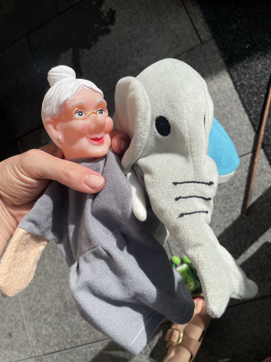 Giocattoli: Kasperletheater mit Figuren / Handpuppen – Usato da Uetikon am See venduto da Hahahanni 1
