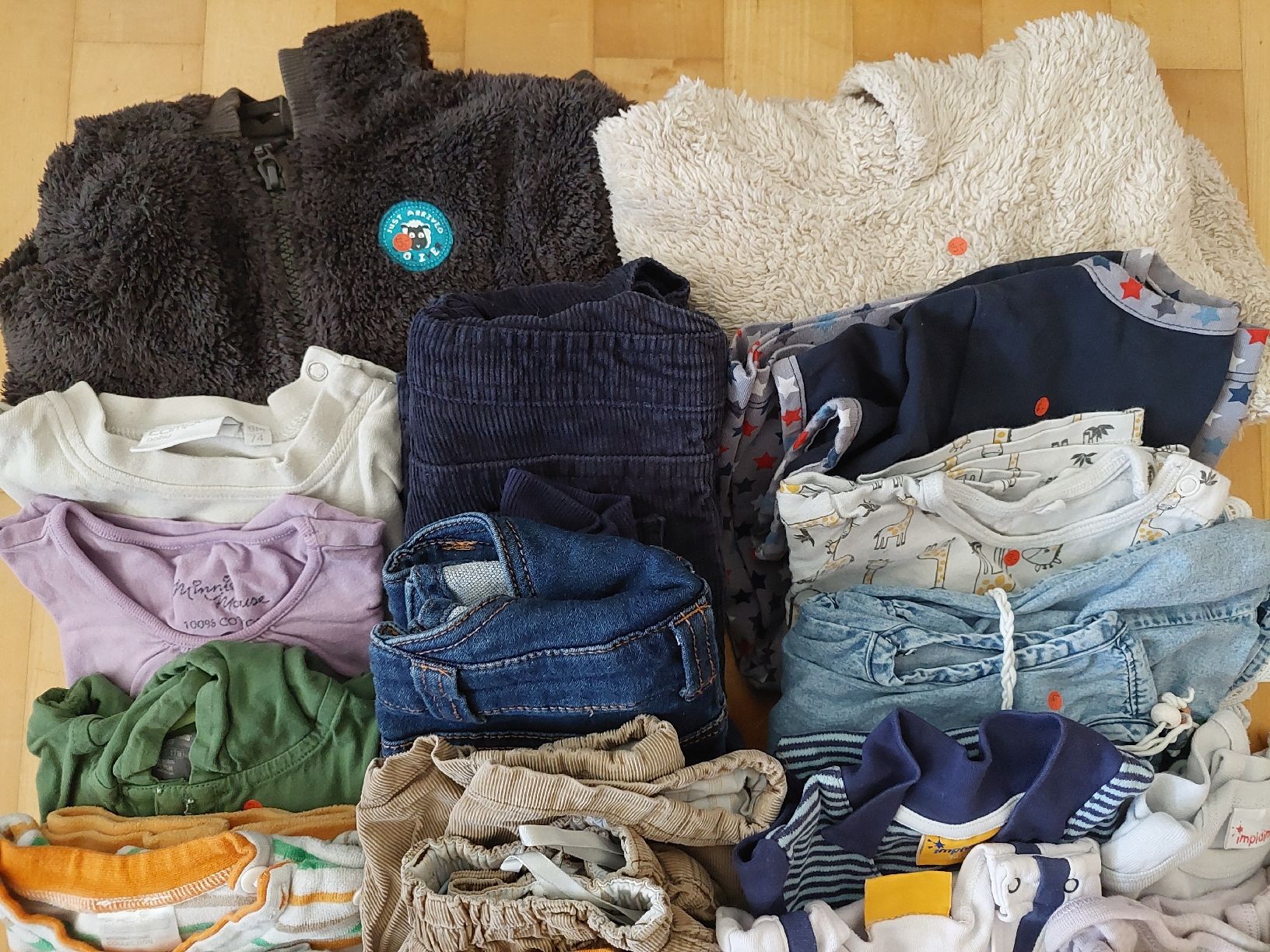 Lotti & Set di vestiti: Kleiderset 74/80 (33-teilig) – Usato da Windlach venduto da lanuj 1
