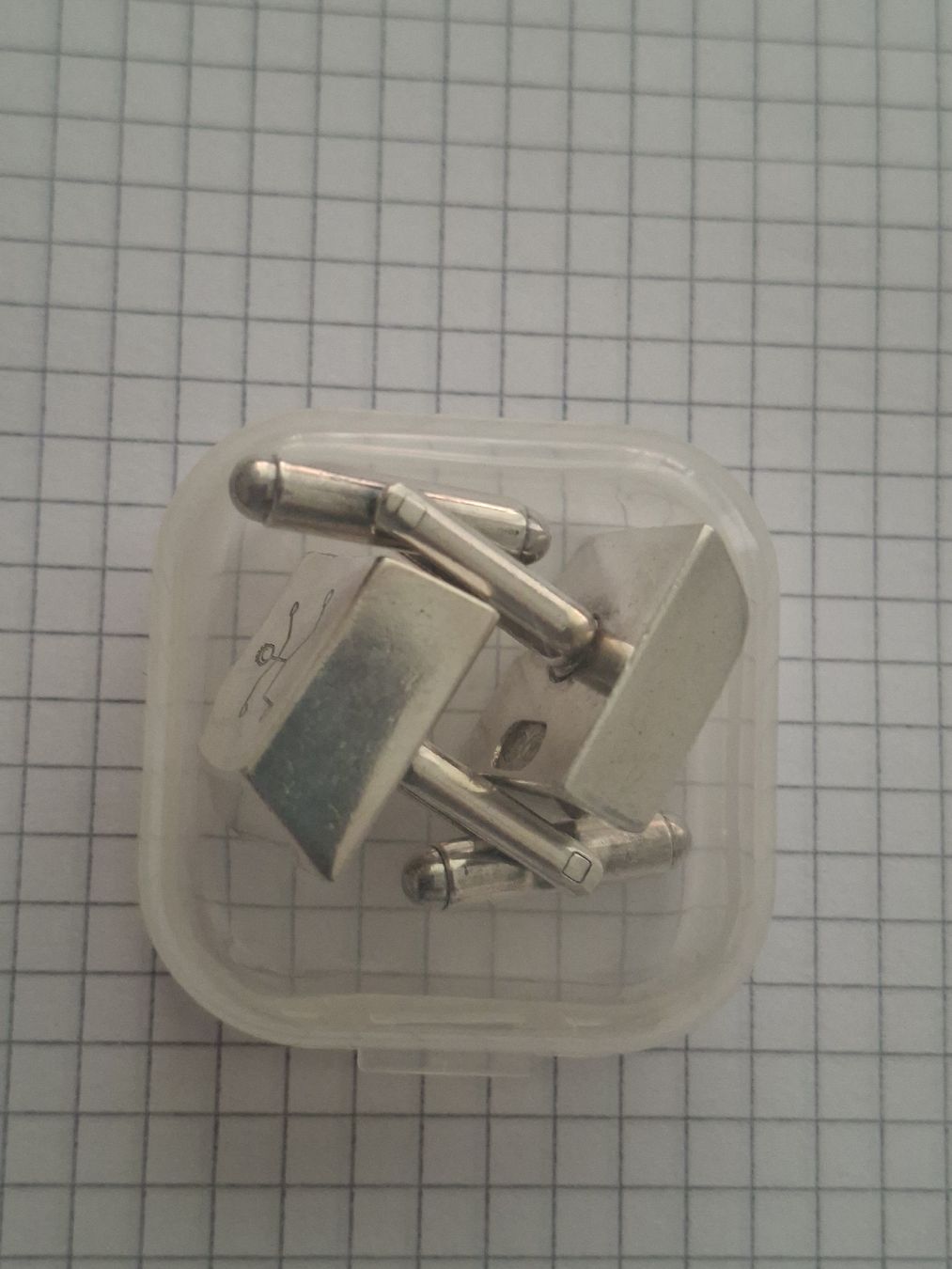 Manschettenknöpfe: Manschettenknöpfe Silber mit Box guter Zustand – Neu (gemäss Beschreibung) aus Uster von mak_mw2n