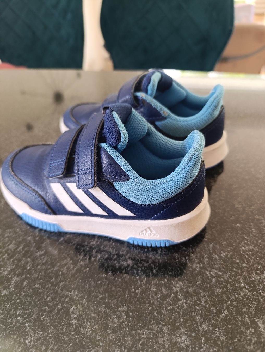 Adidas Chaussures garçon: Adidas Schuhe – Neuf (Voir description) à Ittigen par mih_vj86 2