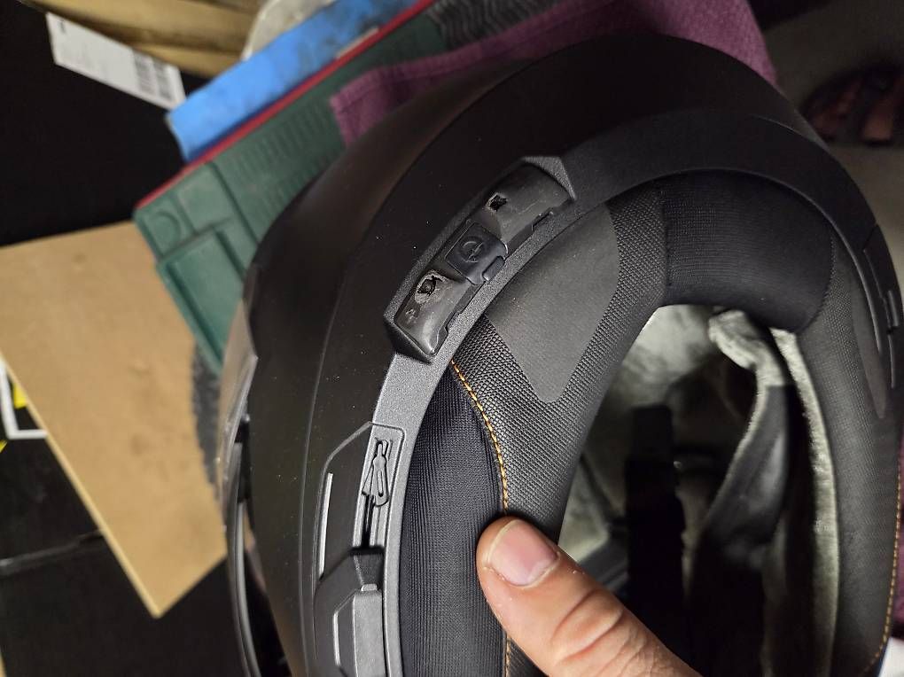 Helme & Visiere: Schuberth C4 Pro mit Bluetooth Kommunikation  – Gebraucht aus Spreitenbach von Brm4 3