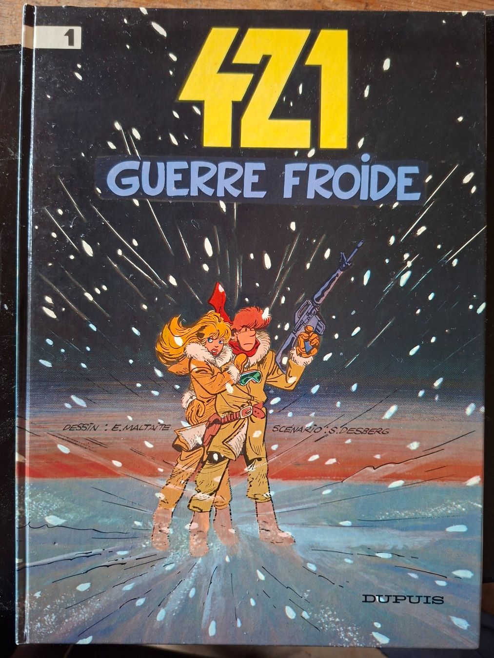Fumetti: 421  N°1 EO  Guerre froide – Usato da Neuchâtel venduto da skajams