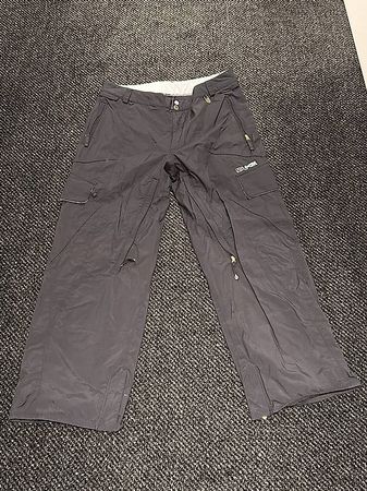 VOLCOM Snowboard/Ski Hosen Grösse XL in Schwarz