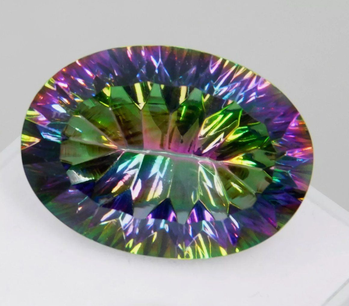 Pietre preziose: 28.30 Ct Multi-Color Rainbow Certified – Nuovo e nell'imballaggio originale da Genève venduto da AWWA 1