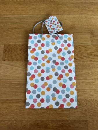 Geschenktasche mit Punkten, neuwertig, Top Zustand!