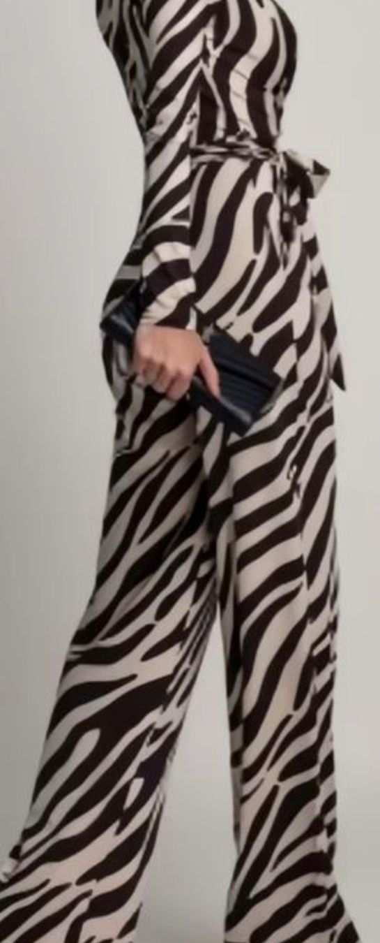 Tute: ZEBRA Design Anzug Overall Jumpsuit Einteiler Gr.M Neu – Nuovo (secondo la descrizione) da Winterthur venduto da Lotusherz 5