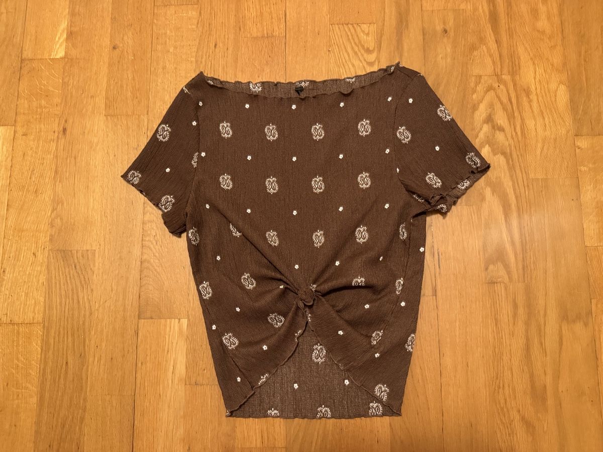 H&M T-shirt: Oberteil H&M Grösse XS braun gemustert. – Usato da Adliswil venduto da StephanieAnnina