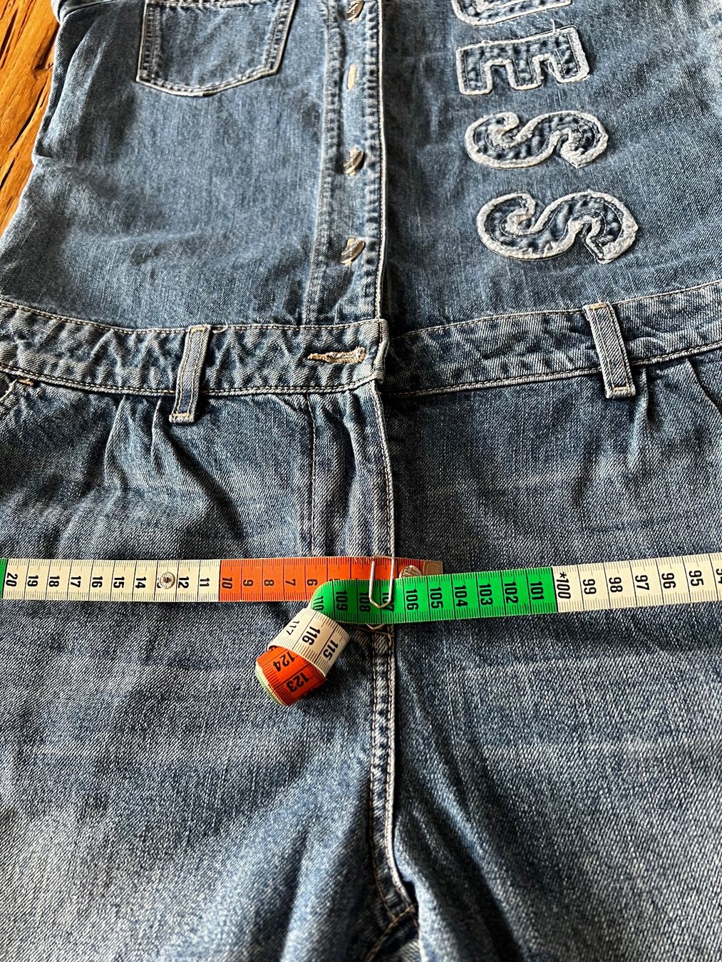 Guess Tute: Guess Jeans Overall – Nuovo (secondo la descrizione) da Kloten venduto da pae_wq5j 8