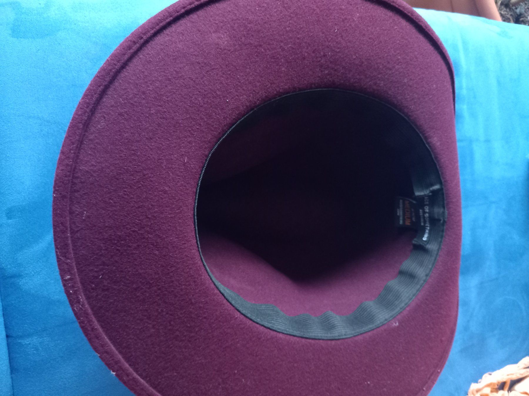 Copricapi, berretti & cappellini: Australian Burgundy Felt Fedora hat – Usato da Zürich venduto da aud_f2cx 2