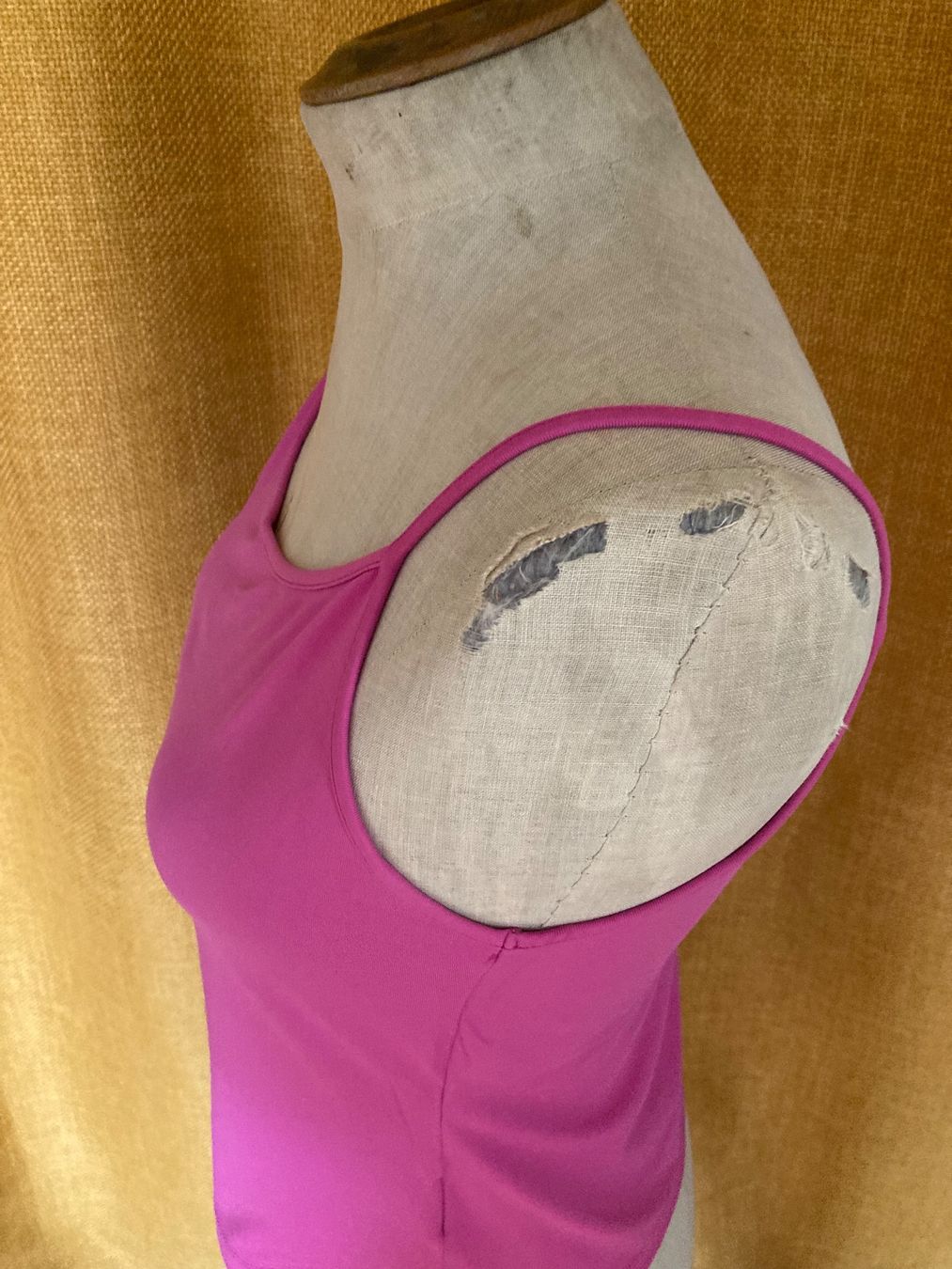 Tops: 3 tops débardeurs colorés, comme neufs – Gebraucht aus Ardon von hel_2sxp 1