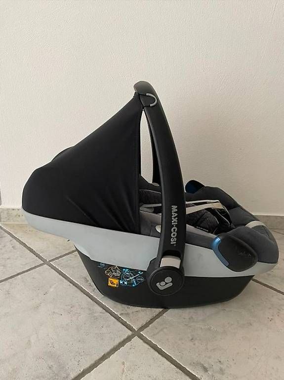 Auto-Kindersitze: Maxi-Cosi Babyschale – Gebraucht aus Chur von Pease 1