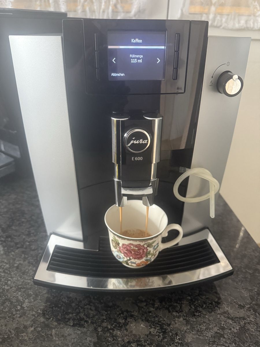 Jura Macchine per caffè & Macchine per espresso: Jura E600 – Usato da Buttikon SZ venduto da KaffeeGenussBronja 1