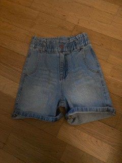 Hosen: Short en jeans t.128 – Gebraucht aus Boudry von Lamue01