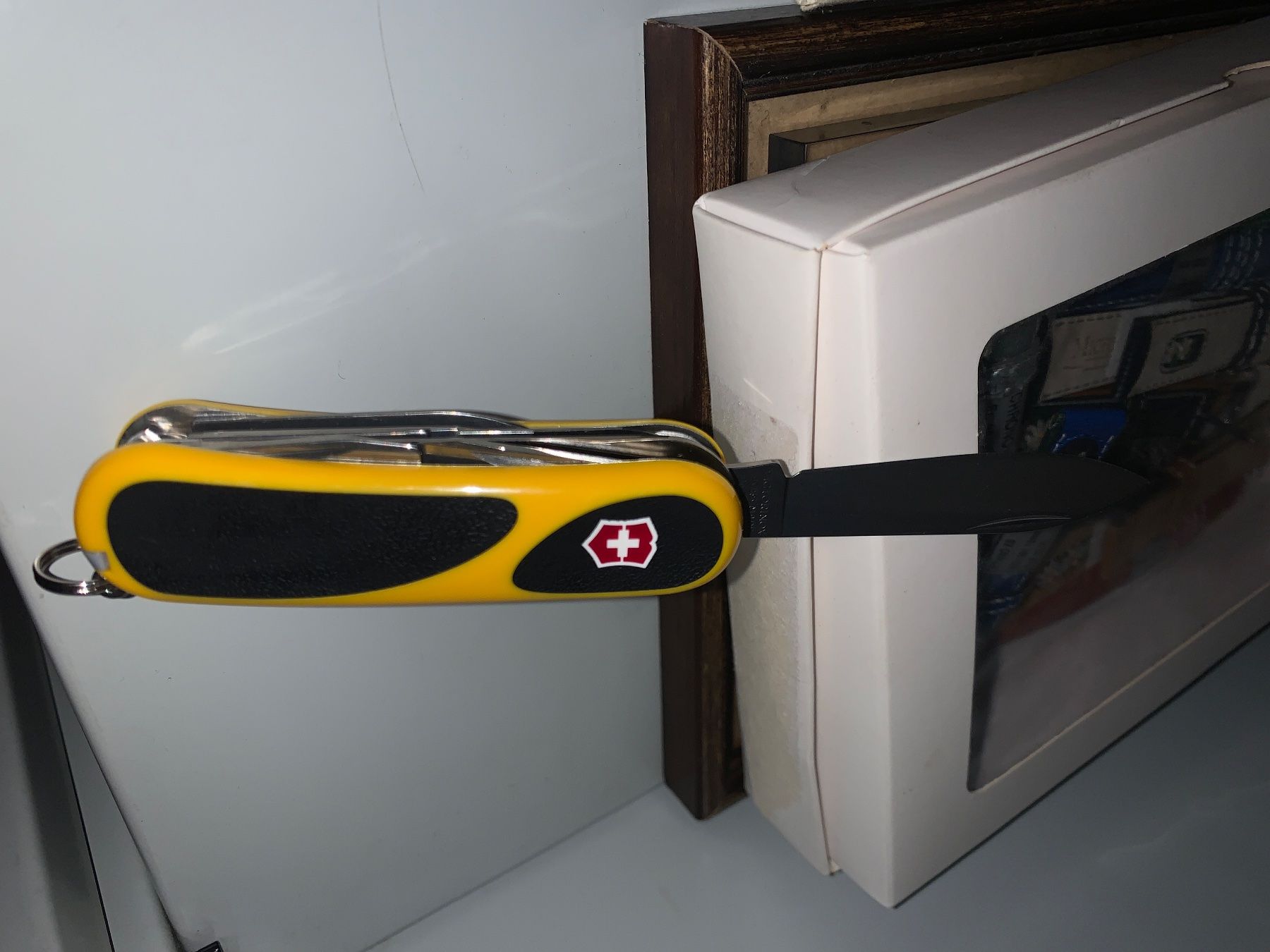 Victorinox Coltelli tascabile: Victorinox EvoGrip S18 – Nuovo e nell'imballaggio originale da Dotnacht venduto da 007ym 2