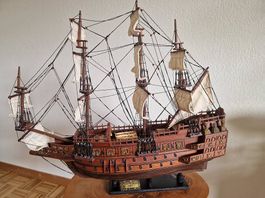 Schiff - "Sovereign of the Seas" handgefertigtes Holzmodell