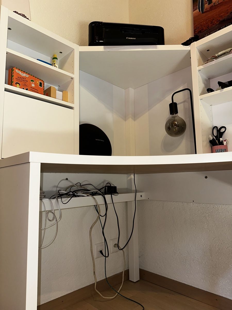 Scrivanie: Bureau ikea  – Nuovo (secondo la descrizione) da Valeyres-Montagny venduto da que_gw7s 1