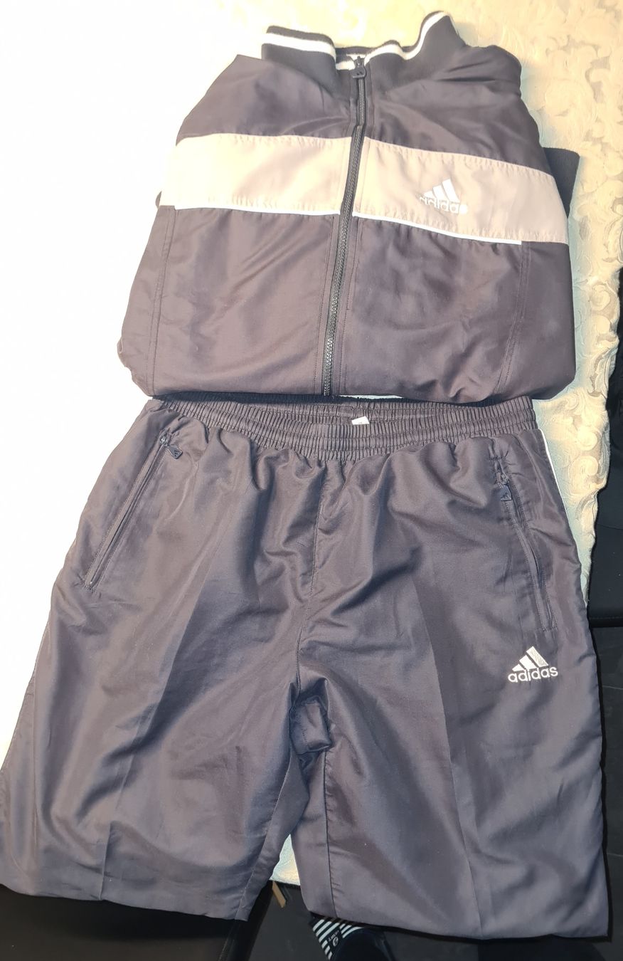 Adidas Completi: Adidas Trainer Anzug gr 42-44 – Usato da Nebikon venduto da Draga25 2