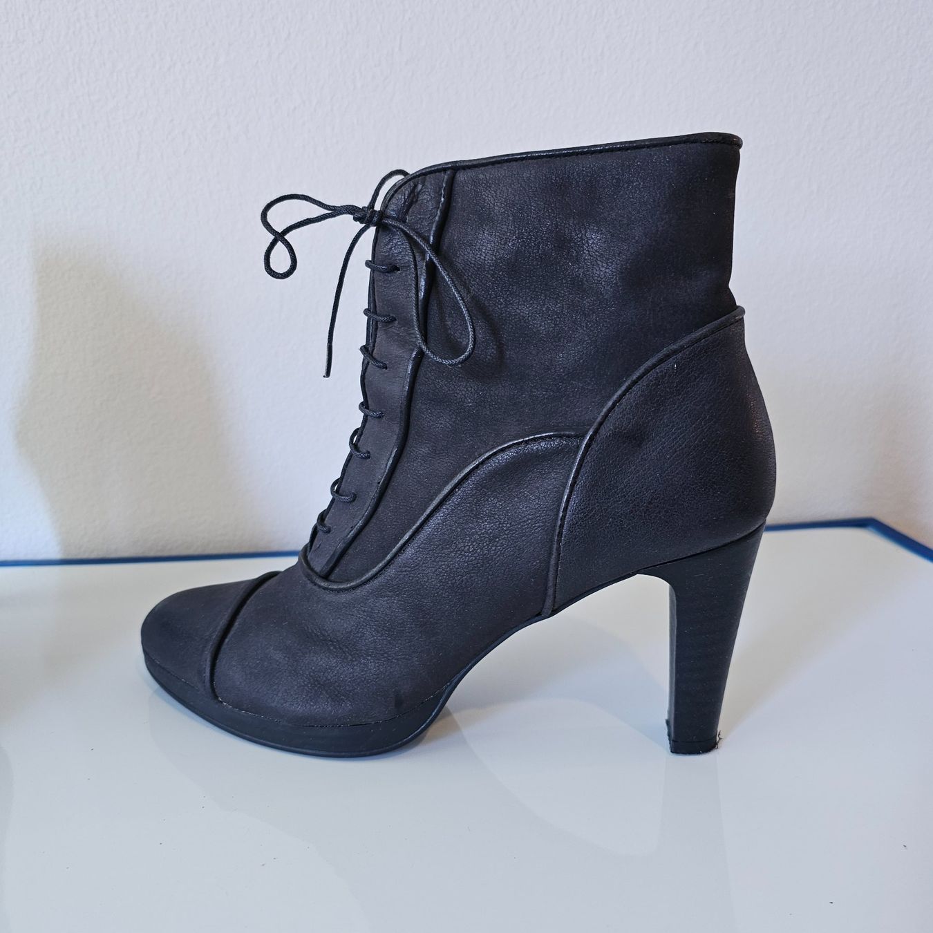 Scarpe da donna: 🖤 Elegante Ankle Boots mit Absatz, Gr. 40 – Usato da Matten b. Interl venduto da Vanilla8 3
