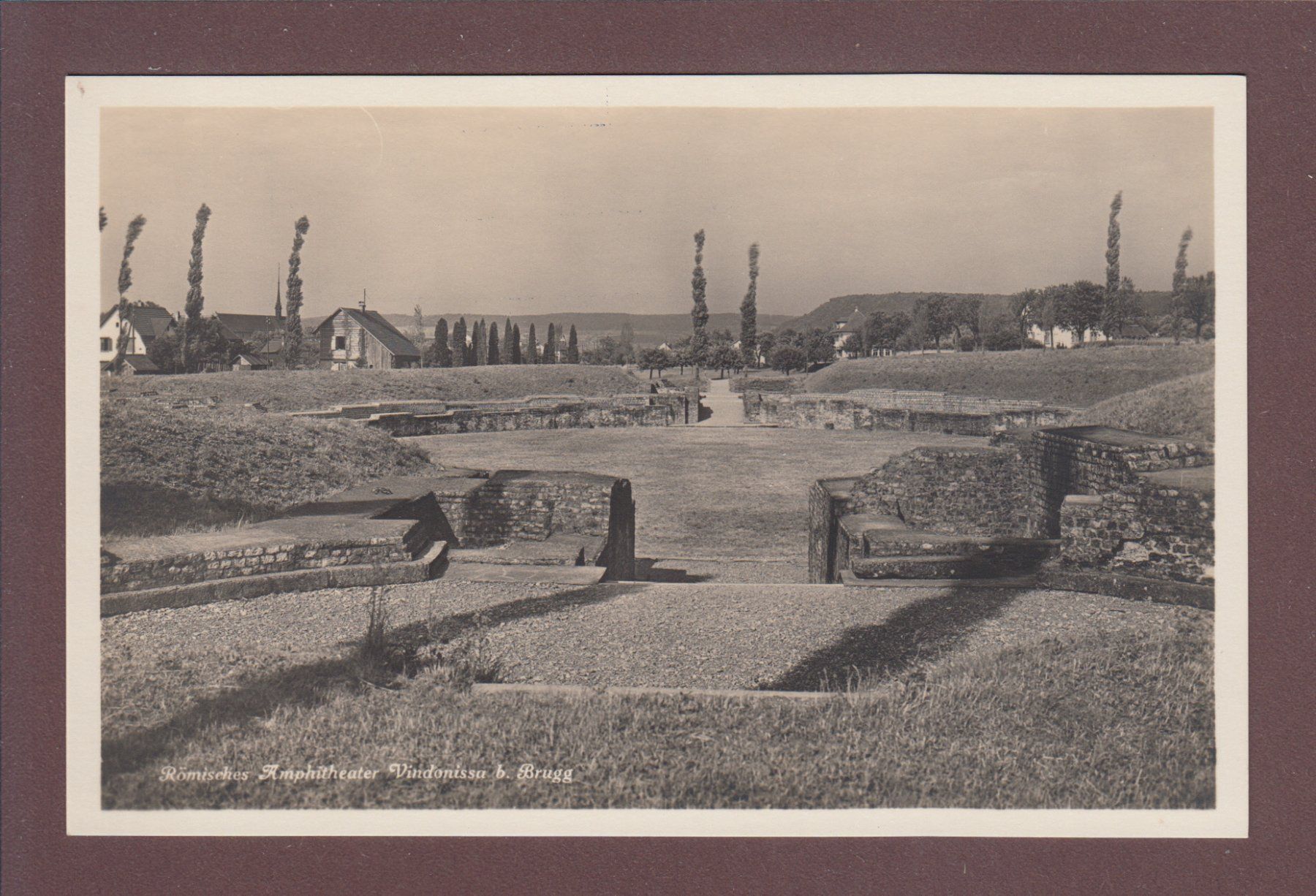 Cartoline postali: VINDONISSA bei Brugg - Amphitheater – Usato da Pully venduto da nicecards