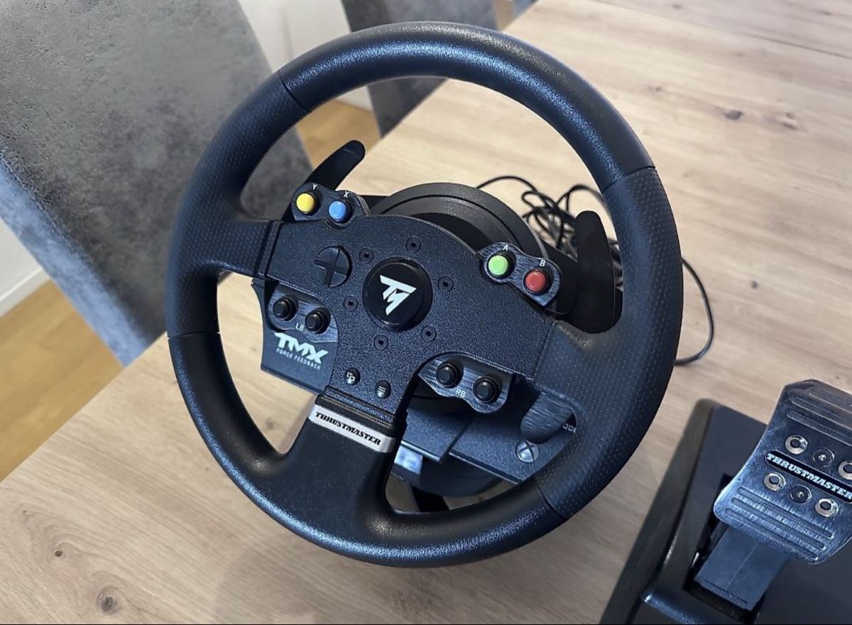 Thrustmaster Manettes: Thrustmaster TMX Force Feedback Lenkrad + Pedale ab Fr. 1.- – Neuf (Voir description) à Düdingen par SwissBricks 1