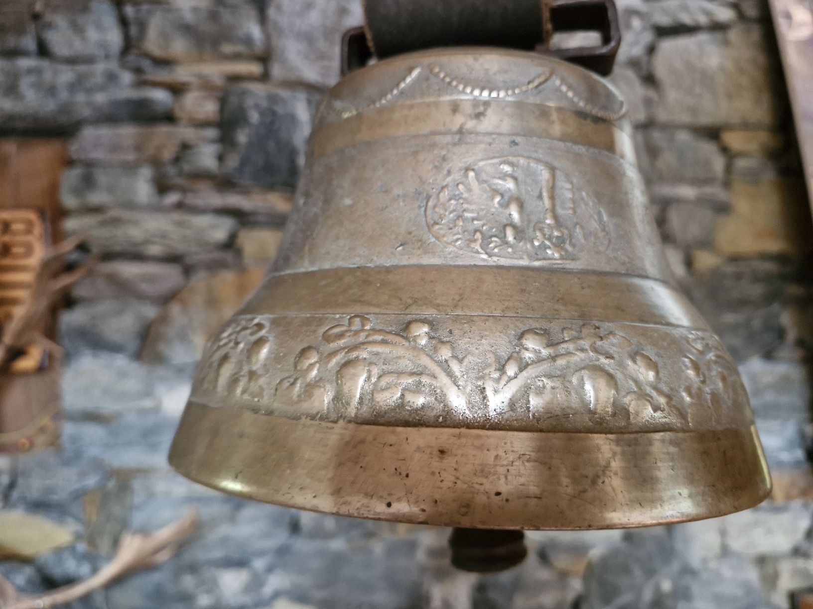 Cloches & sonnailles: Glocke Treichel  – D'occasion à Guarda par rue_bpd7 1