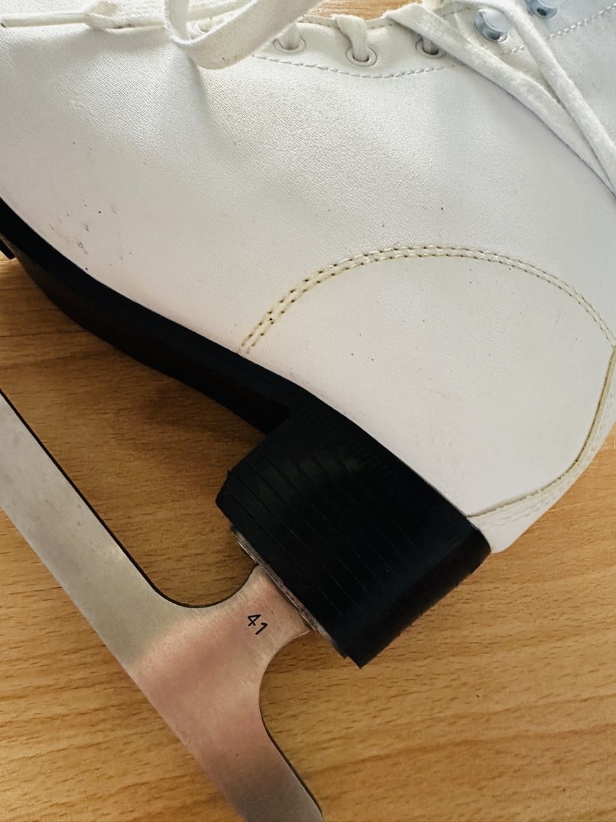 Pattini da ghiaccio: Schlittschuhe im Set & Tasche – Usato da Thalwil venduto da Mathilda2010 3