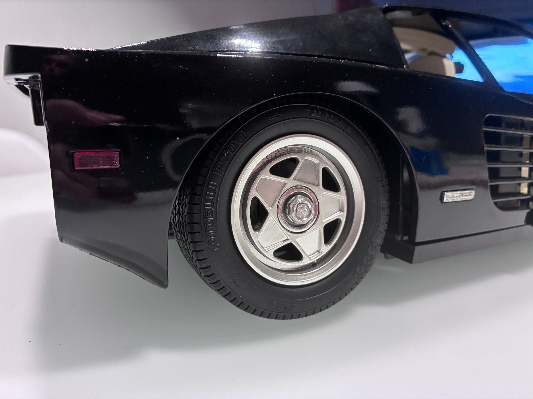 Pocher Kit di modellismo & Modellini statici: Pocher Ferrari F40 1/8 – Usato da Montagnola venduto da ciain67 4