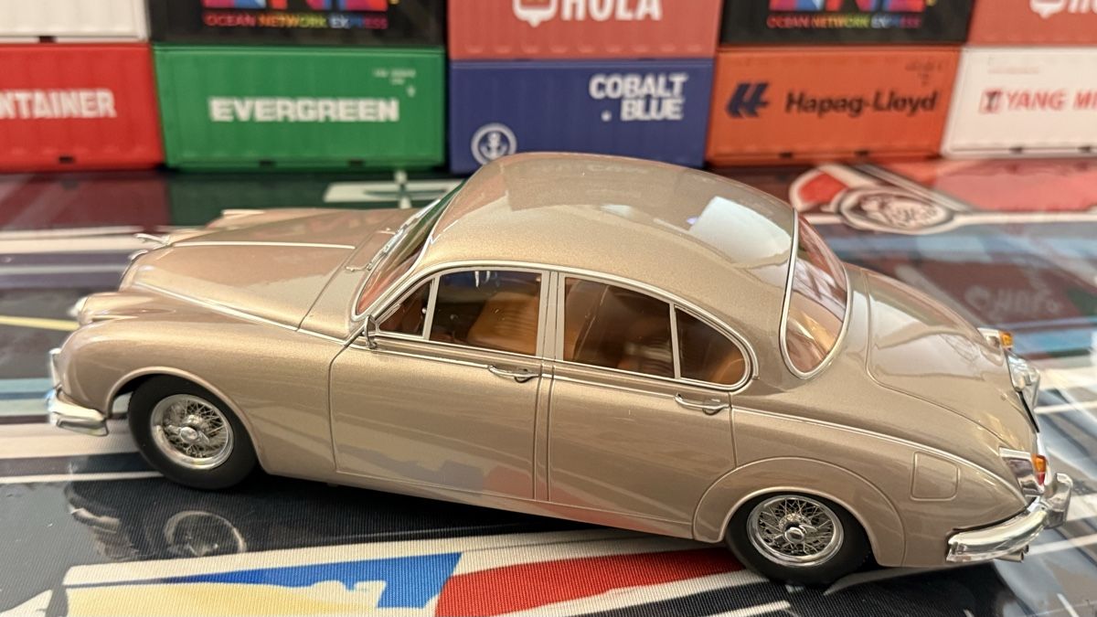 Jaguar Modellautos: Jaguar MKII 3.8 Champagner Gold – Neu (gemäss Beschreibung) aus Basel von Zomeg 7
