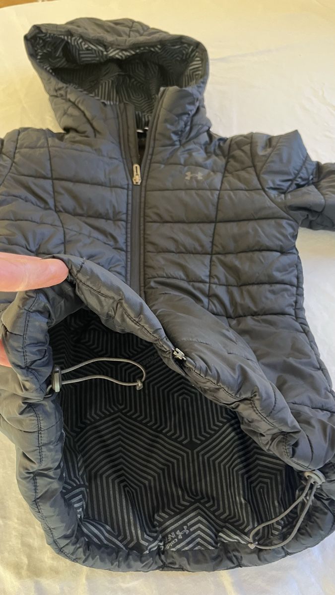 Under Armour Giacche: Under Armour Damen Jacke XS – Nuovo (secondo la descrizione) da Davos Platz venduto da Infinity795 5