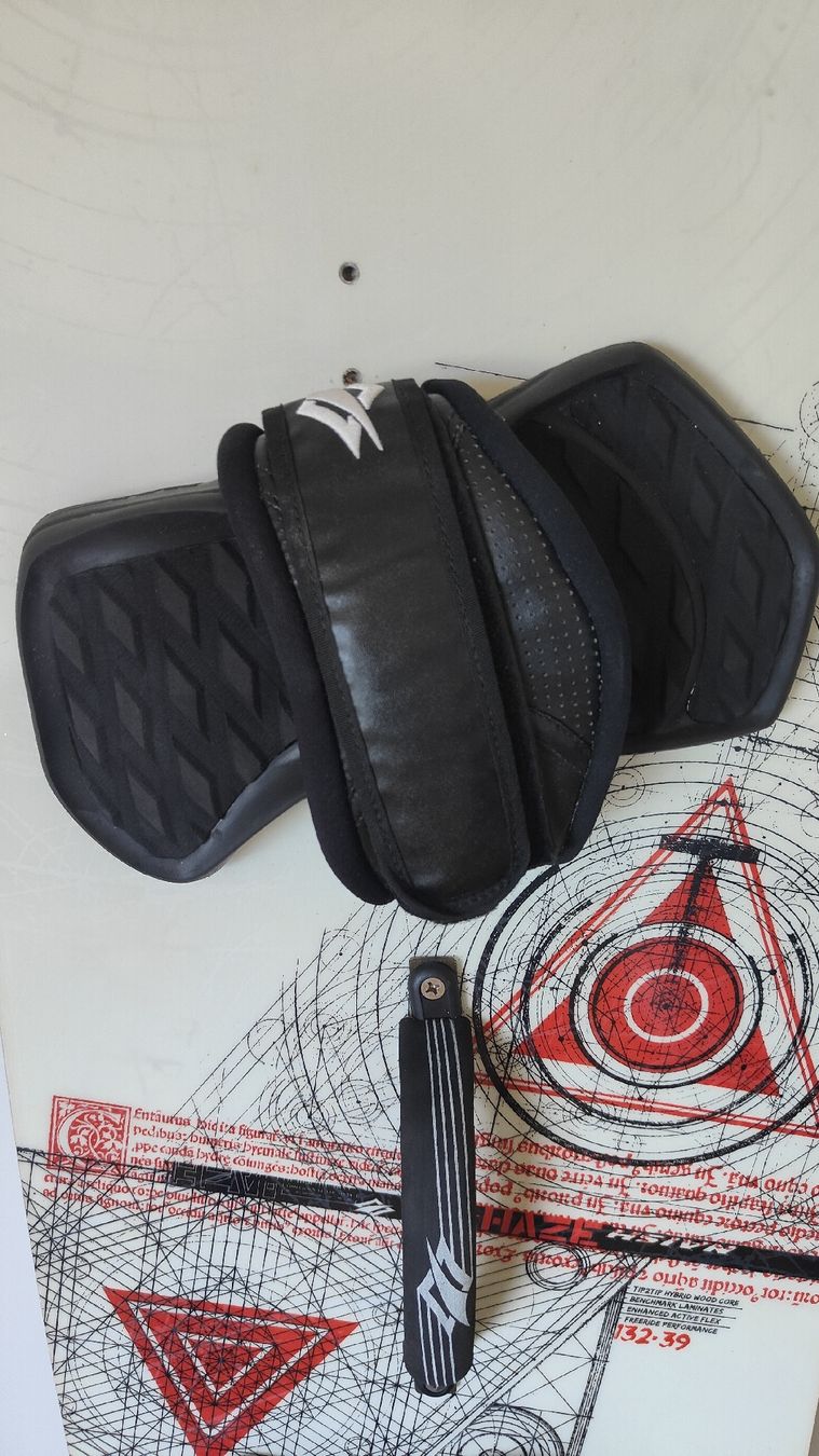 Naish Aquilone: naish haze freeride kiteboard mit bindung 132/39 – Usato da Liestal venduto da Maski11 2