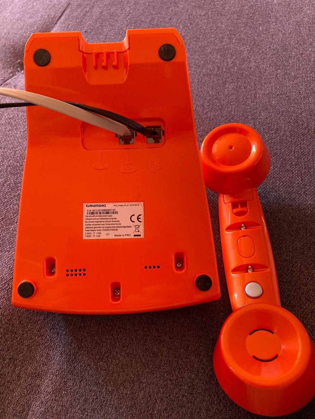 Grundig Telefoni: Grundig Sixty Everywhere, Orange – Usato da Zürich venduto da onuba 2